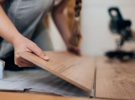Laminate flooring with installation