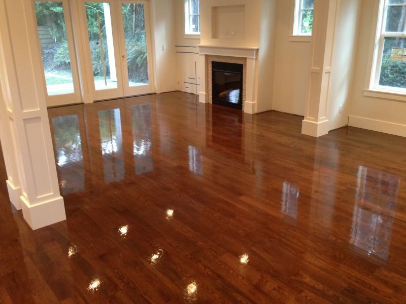 Piso laminado brillante