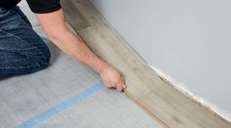 Instalacion primera fila piso laminado resistente al agua