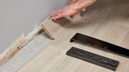 Instalacion ultima fila piso laminado resistente al agua