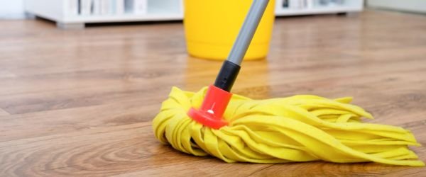 Limpieza piso laminado resistente al agua